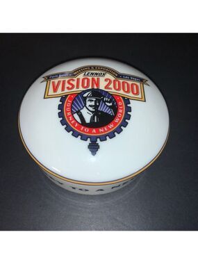 Lennox Vision 2000 Decorative Porcelain Box with lid